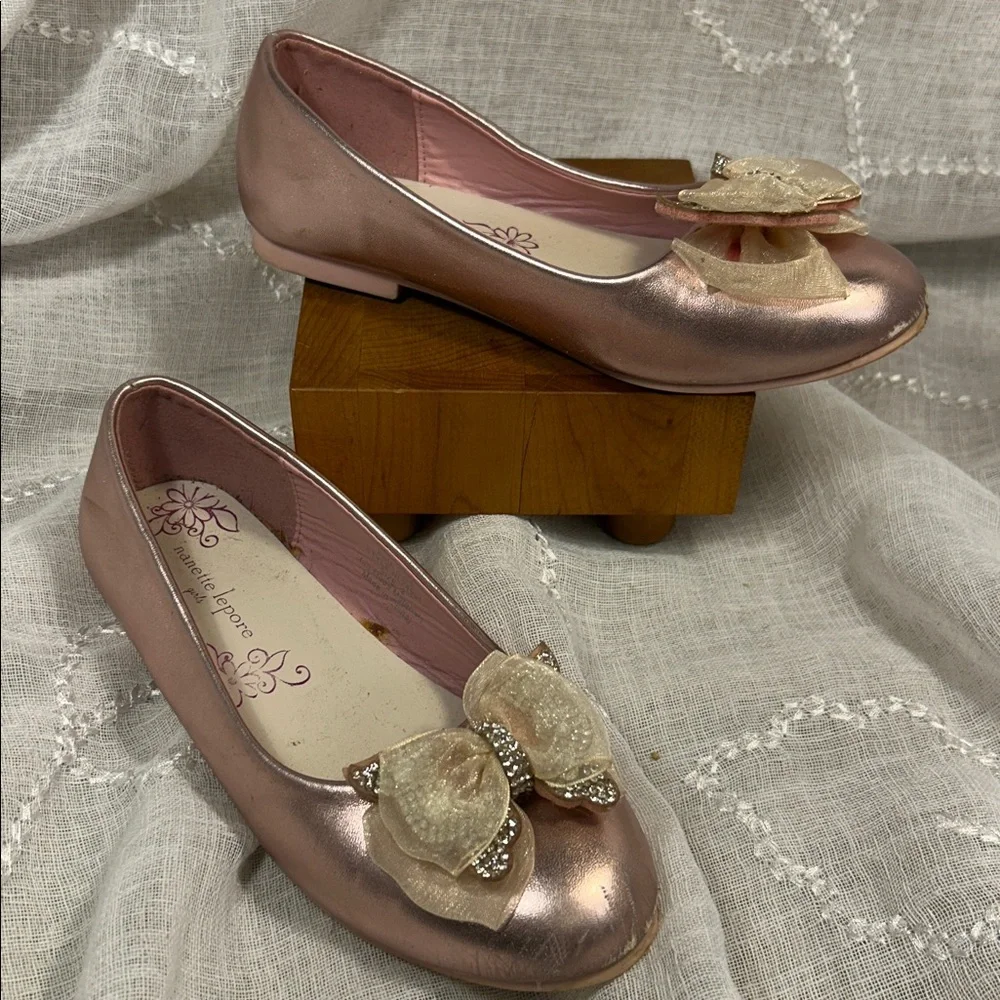 Nanette Lepore sparkly butterfly- bow flats stamped sz 2